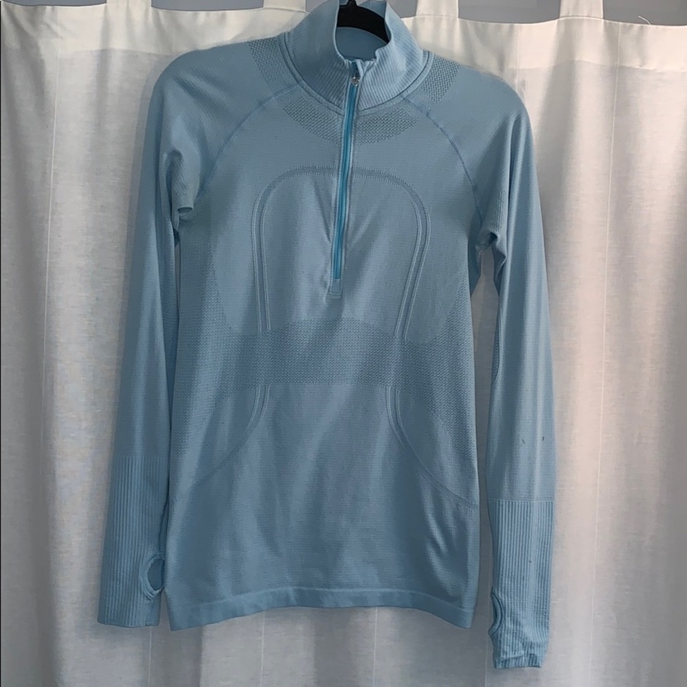 LULULEMON TOP
